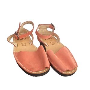 Pons 521 Style Avarca Classic Style Strap in Coral Size 8 Leather Sandals